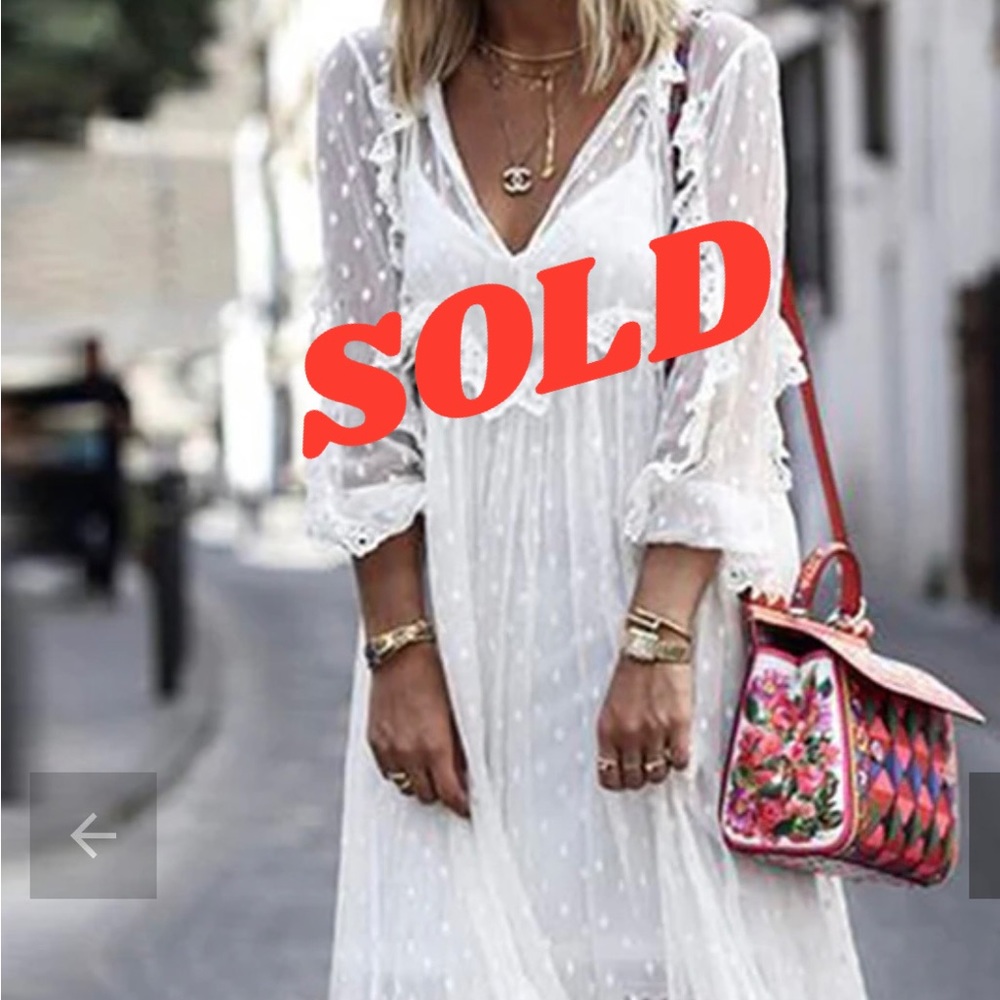 SOLD !  NWOT - WHITE CASUAL LACE V NECK LACE DRESS - SIZE M